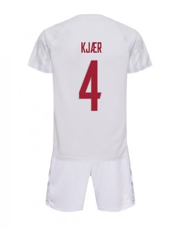 Otroški Nogometna dresi replika Danska Simon Kjaer #4 Gostujoči SP 2022 Kratek rokav (+ hlače)